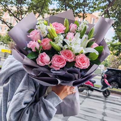 遂宁11朵戴安娜粉玫瑰百合，与你一起追逐梦想